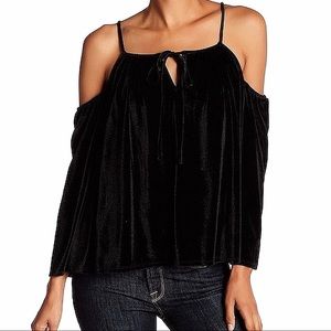 Laundry by Shelli Segal Cold Shoulder Velvet TopXL